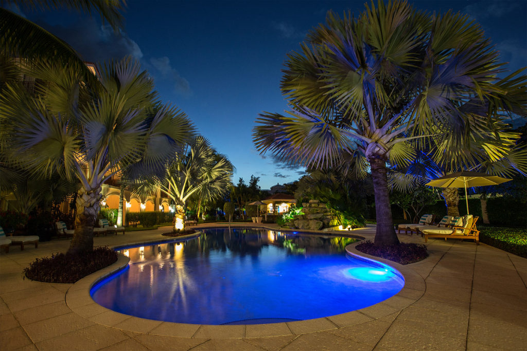 pool grounds villa del Mar